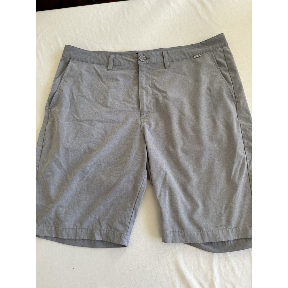 Travis Mathew Mens Golf Shorts 38 Gray Chino Flat Front Stretch Performance